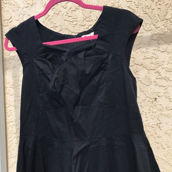 Black Pin-Up Dress - Picture 2 of 8